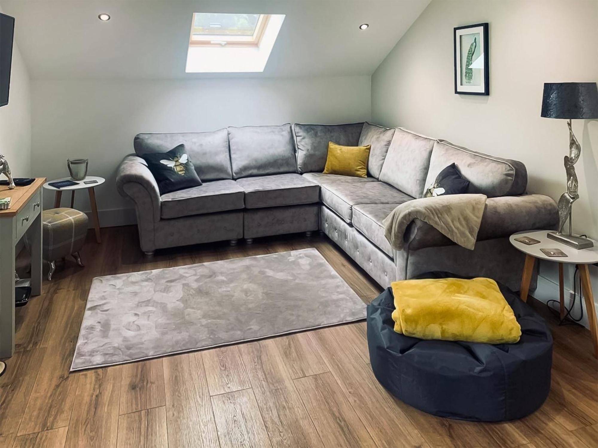 Perivale Lodge ลิดนีย์ ภายนอก รูปภาพ