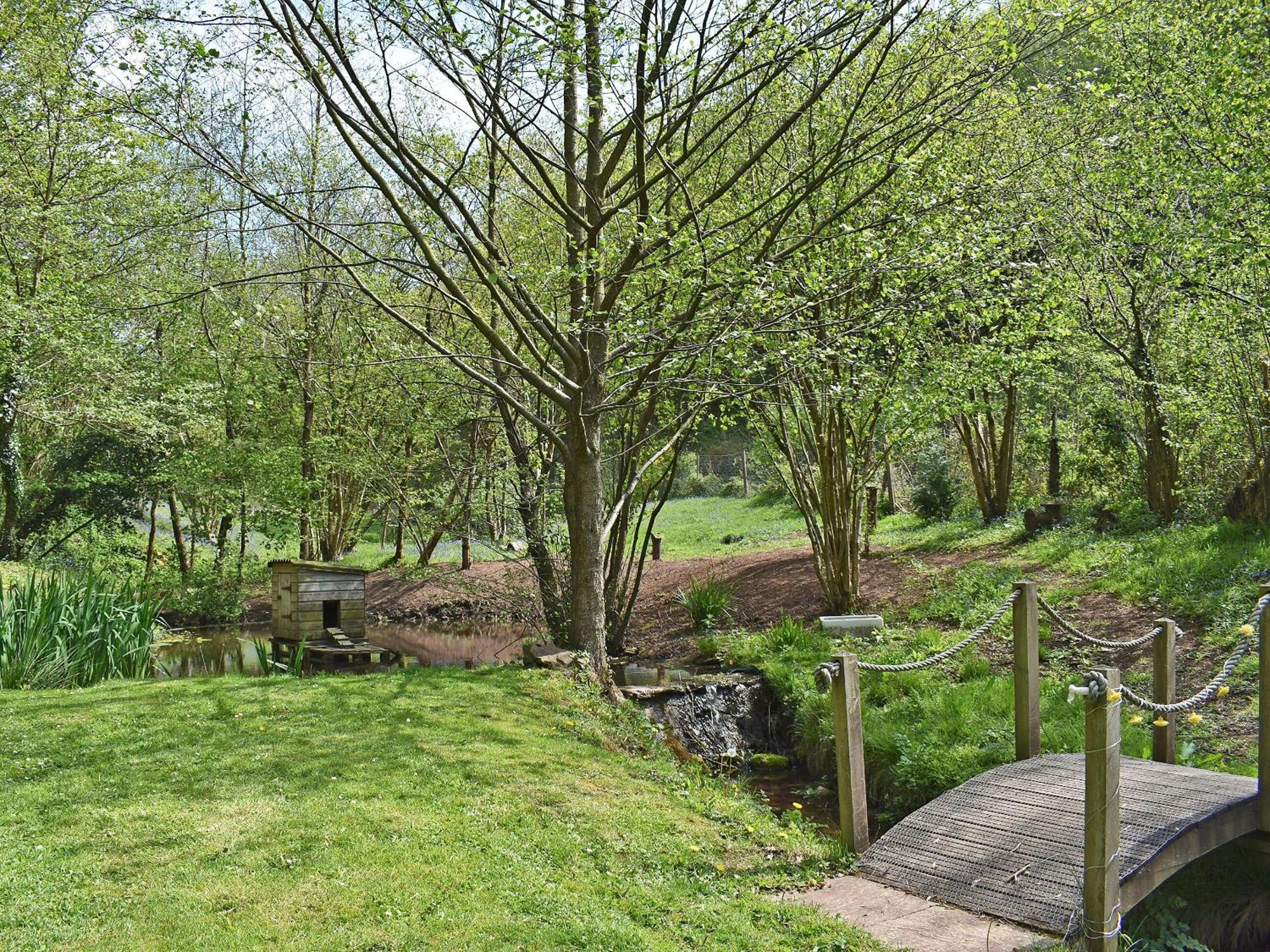 Perivale Lodge ลิดนีย์ ภายนอก รูปภาพ