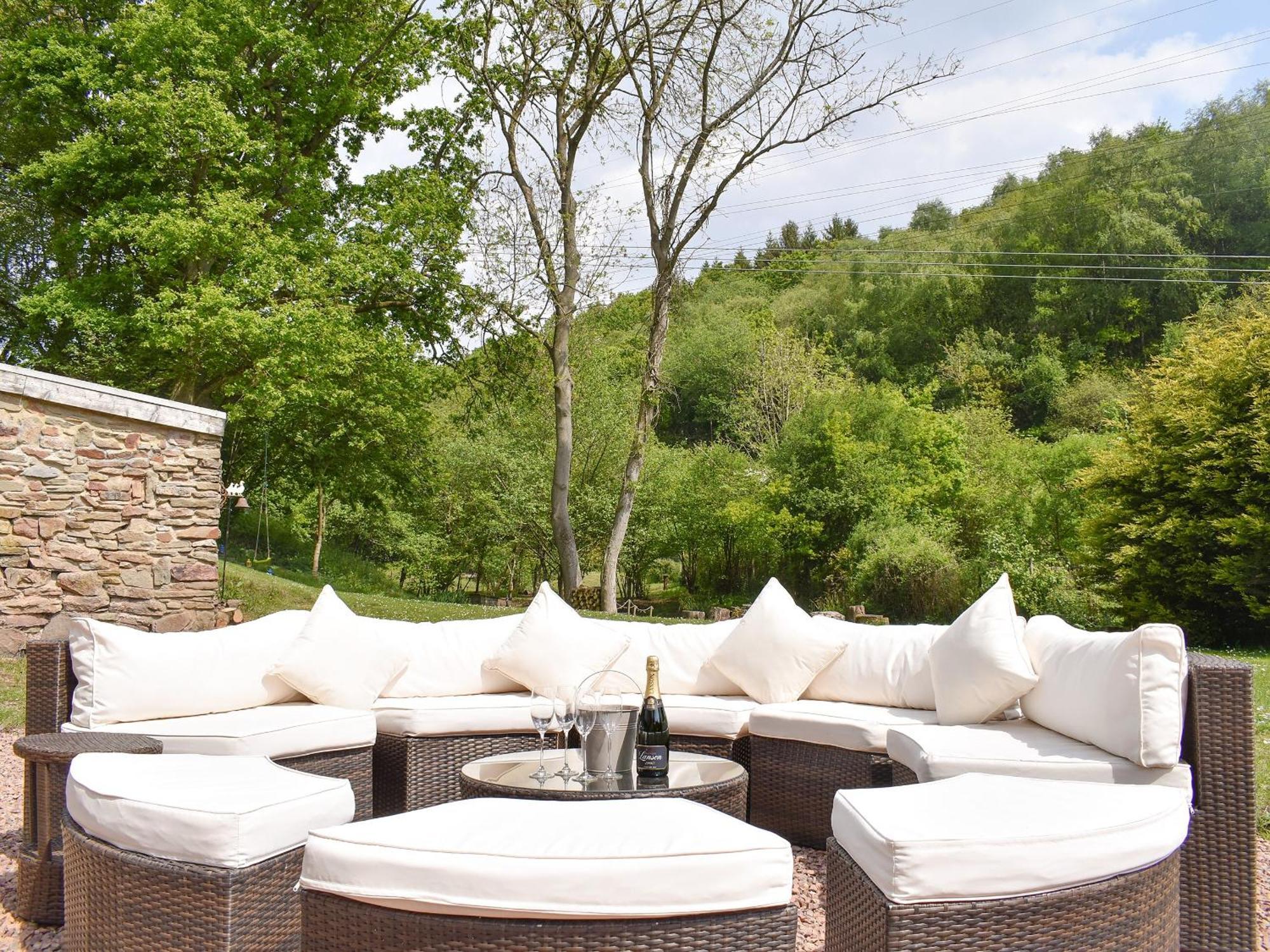 Perivale Lodge ลิดนีย์ ภายนอก รูปภาพ